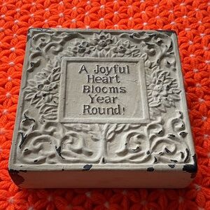 Inspirational Cream Plaque with Floral Design